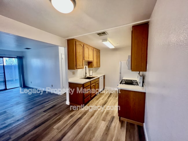 Photo - 1801 Marshall Rd Unit Apt 411