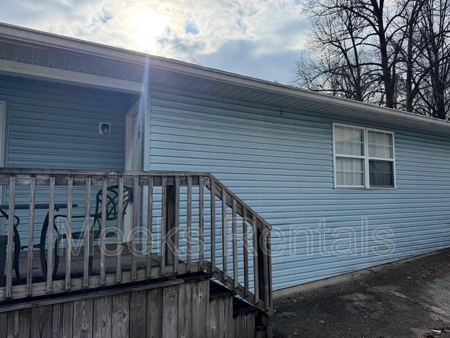 Building Photo - 100 Boncarbo Ln Unit 100D