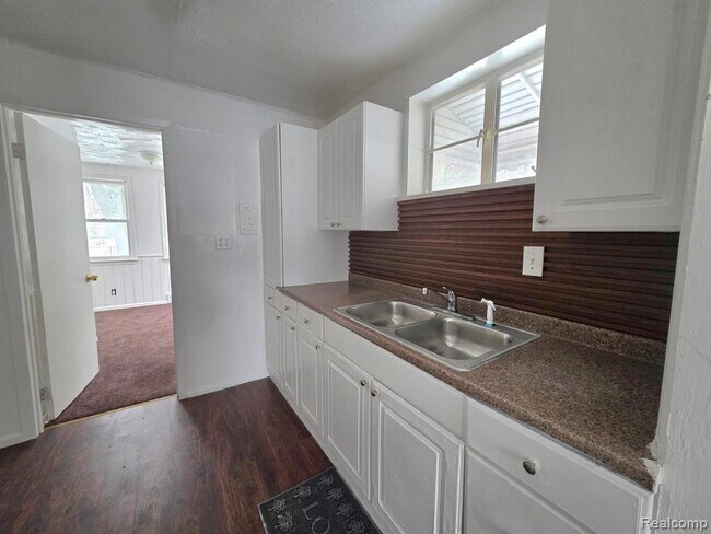 Photo - 18244 Lenore Ave