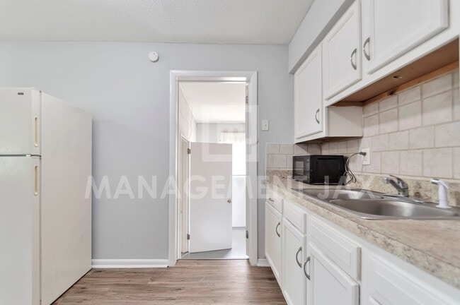 Photo - 2128 W 15th St