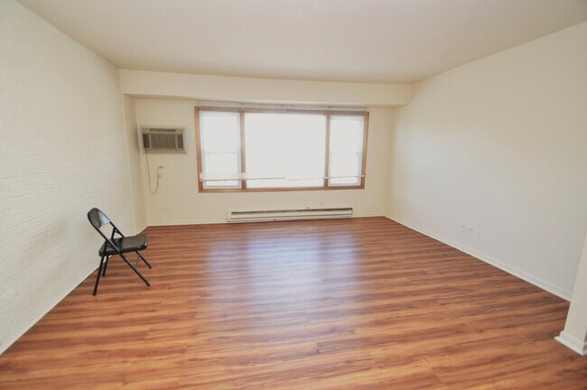 Photo - 9907 W 58th St