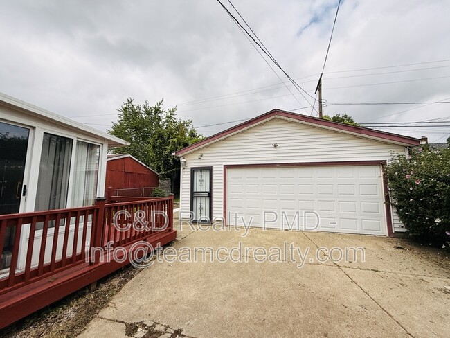 Photo - 16105 Walden Ave