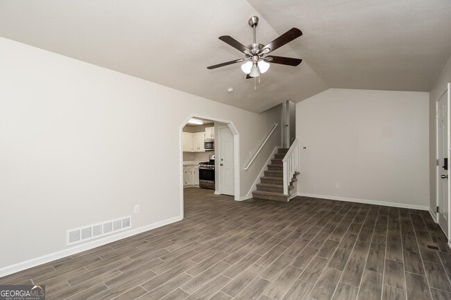 Photo - 175 Sumer Ln N