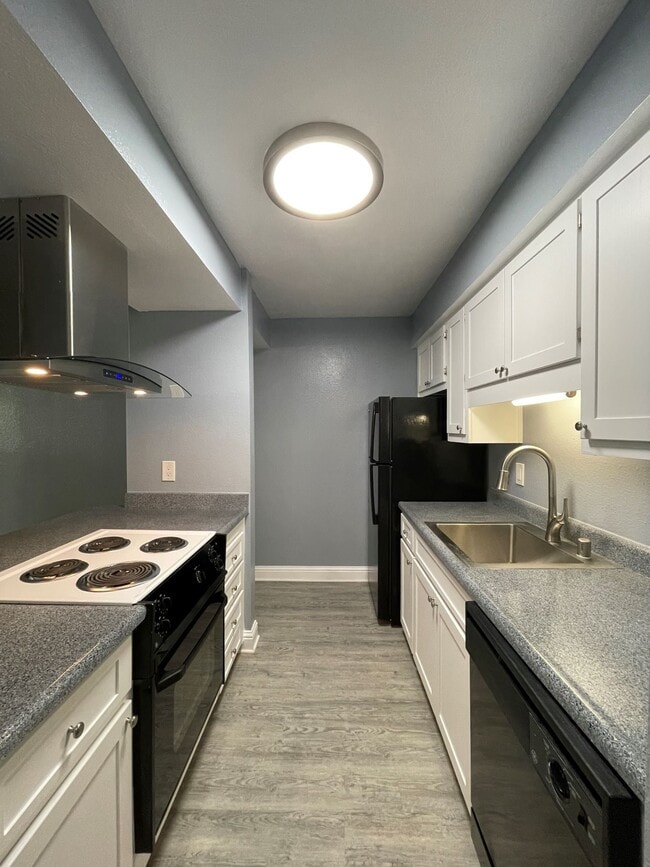 Photo - Capitol Manor Apartments