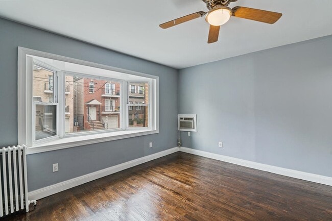 Building Photo - 211 New York Ave Unit 1
