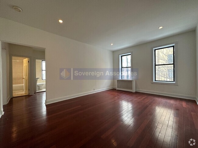Building Photo - 20 Magaw Pl Rental
