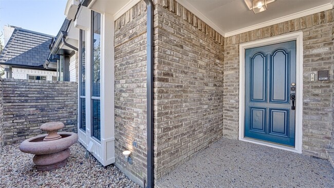 5818 Orchid Ln