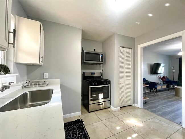 Photo - 2411 Bastrop St Unit 1