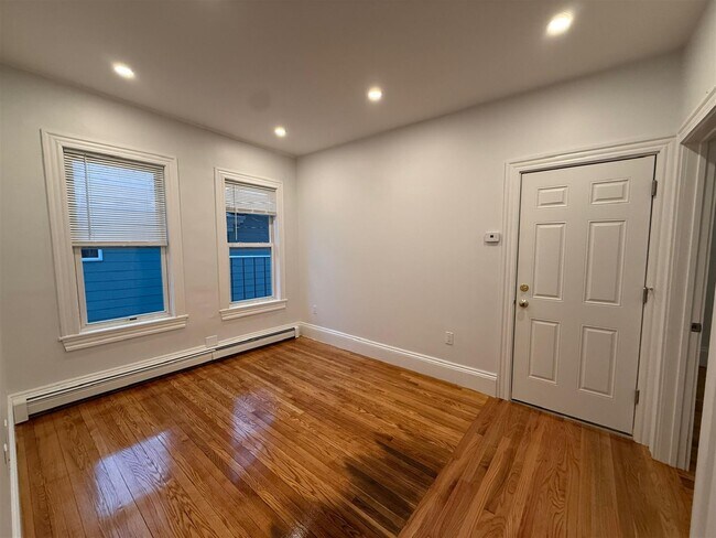 Photo - 76 Oak St Unit 2