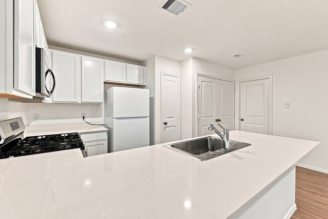 7227 Gorrion Dr