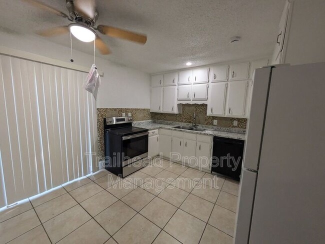 Photo - 10927 Bennington Ave