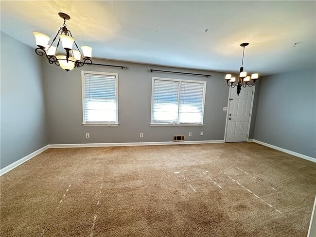 Photo - 364 Navarre Dr