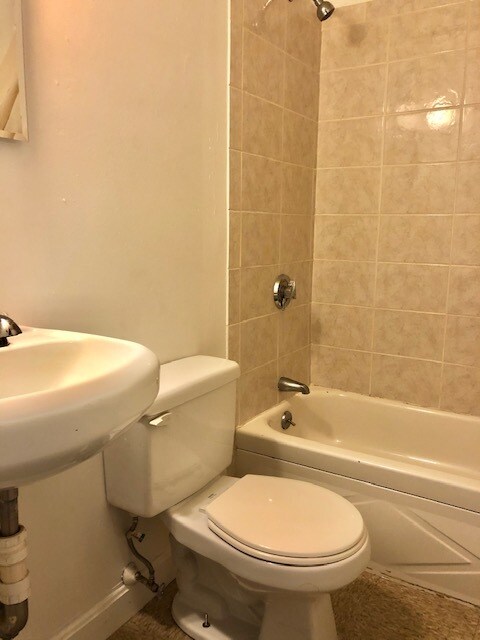 Photo - 272 Newbury St Unidad 4