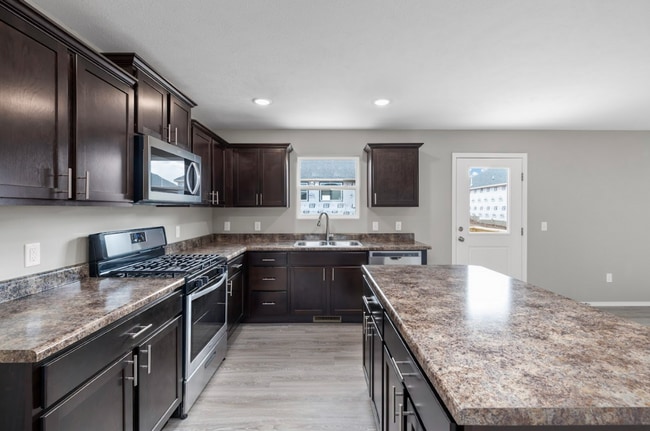 Photo - 3 Bedroom Rental with fenced in yard!