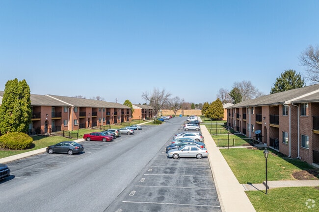 Delbrook Manor Apartments