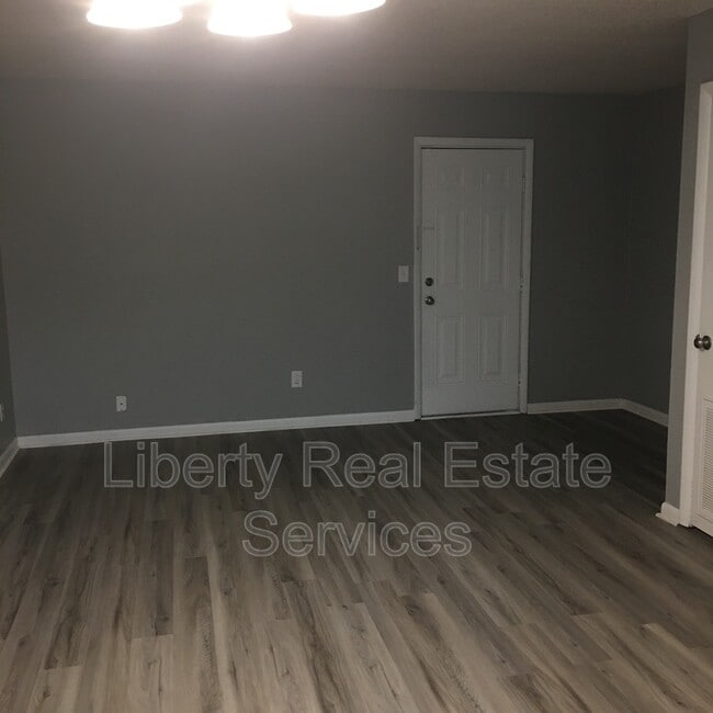 Photo - 107 Gilbert St Unidad Apt 6