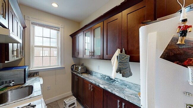 Building Photo - 14 Glenville Ave Unit 10B