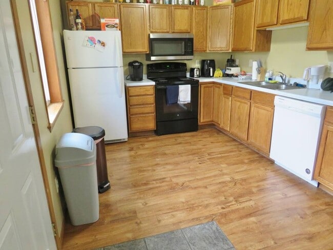 Photo - 1521 6th St E