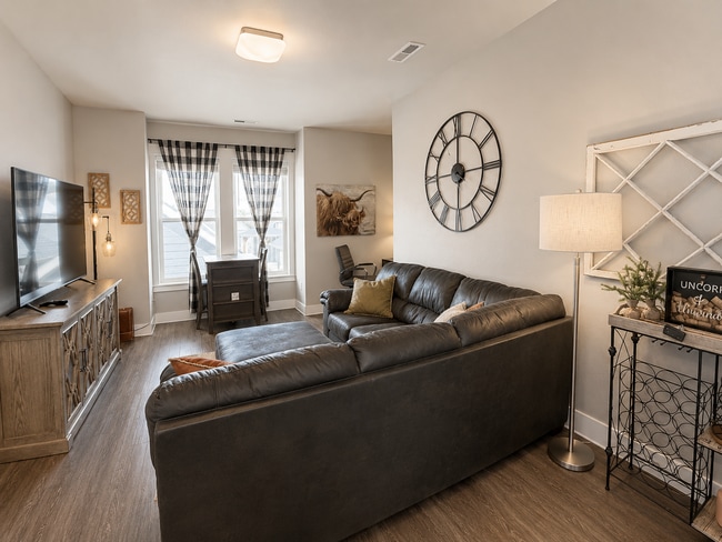 Photo - FURNISHED ONE BED IN ANNAFELD
