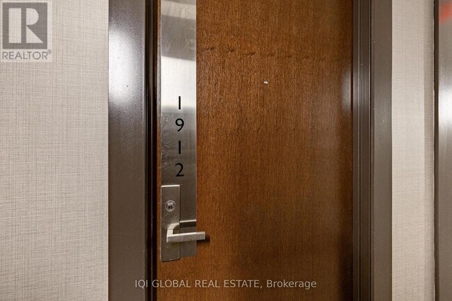 Photo - 70 Temperance St Unité 1912