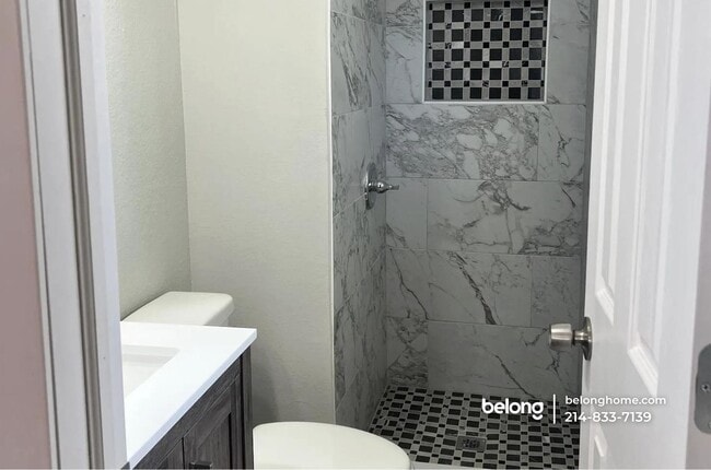 Photo - 5716 Hanson Dr