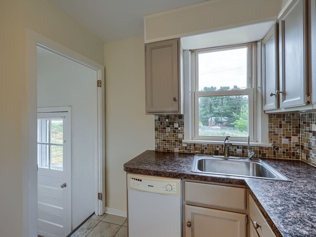 Photo - Adorable 2 Bedroom Single Family Home