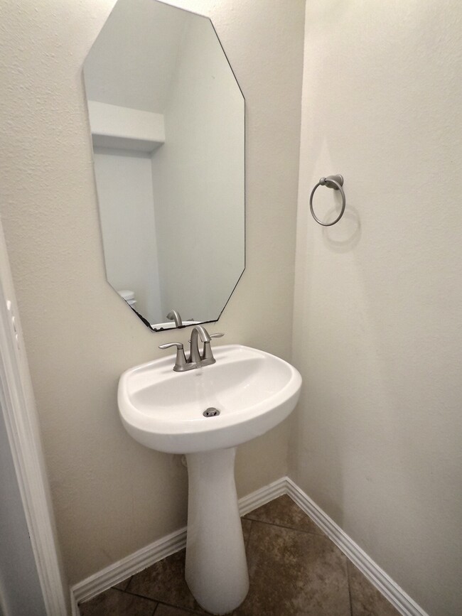 Photo - 118 Silverglen Ct