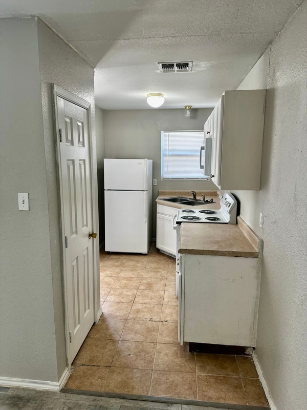 Photo - 768 Avondale Ave