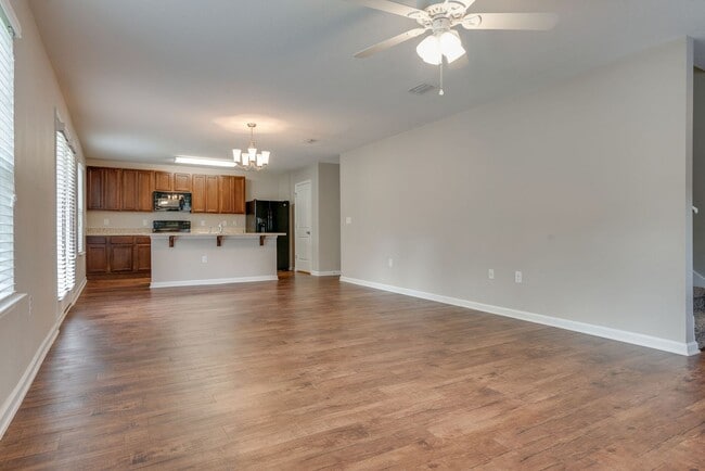 Photo - Beautiful 4-Bedroom Home - Wynfield Subdiv...