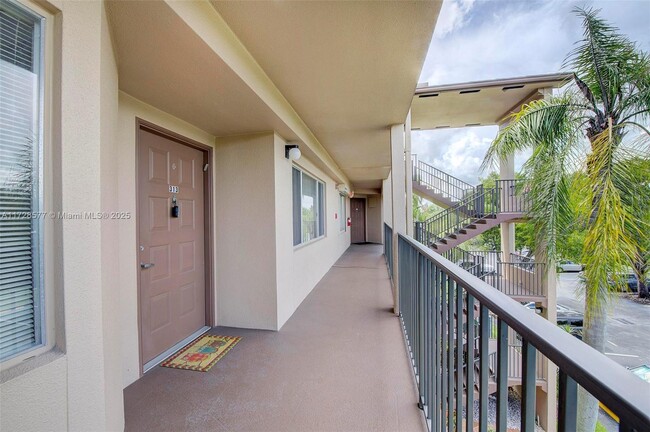 Photo - 12550 SW 15th St Condominio Unidad 313E