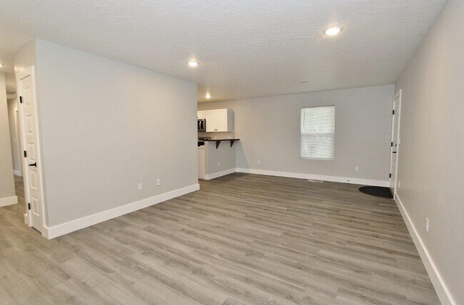 Photo - 402 Hazel Ave