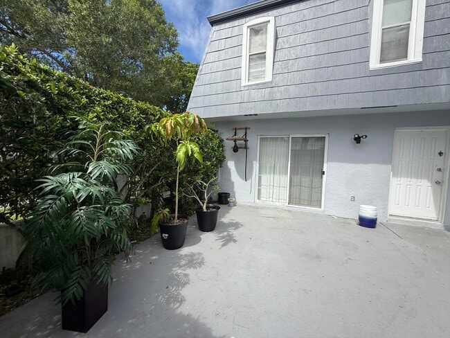 Photo - 11904 Basin St S