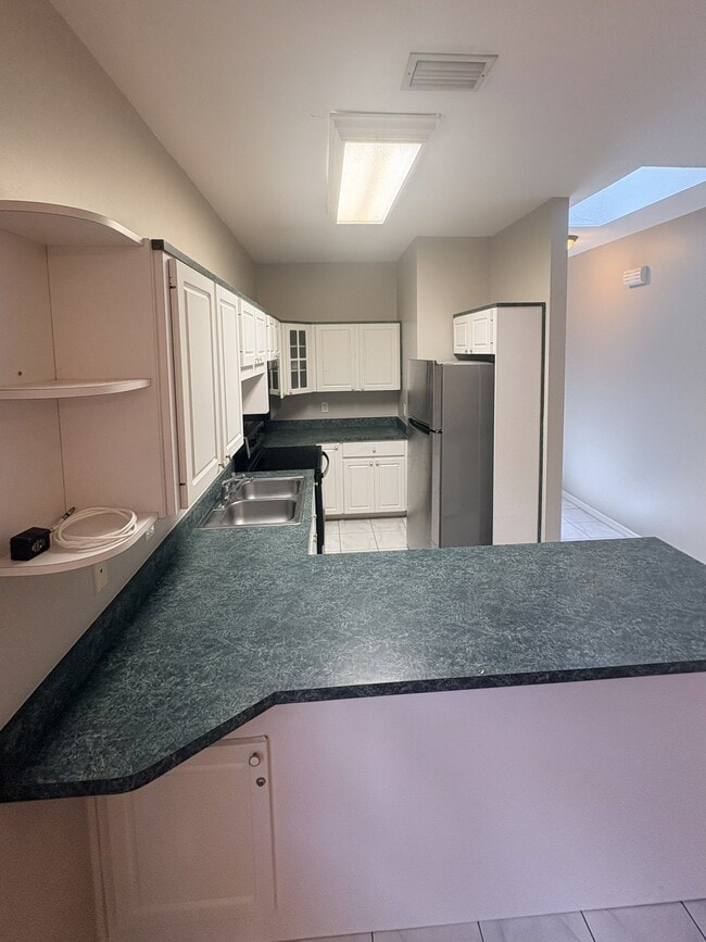 Photo - 1054 Claudia St