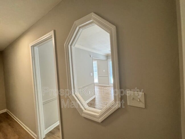 Photo - 4814 Fairview Dr
