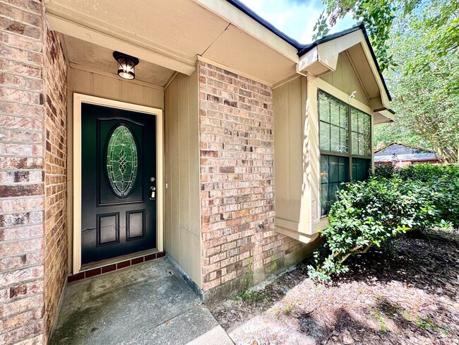 Building Photo - 2 Bedroom 2 Bathroom Condo with Fenced Patio!