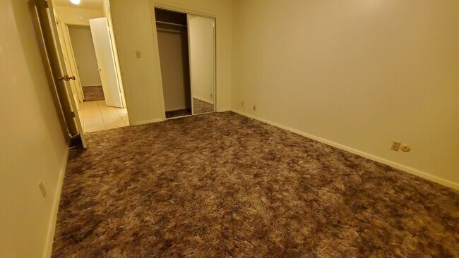 Photo - Monroe Street Apts Unit 4