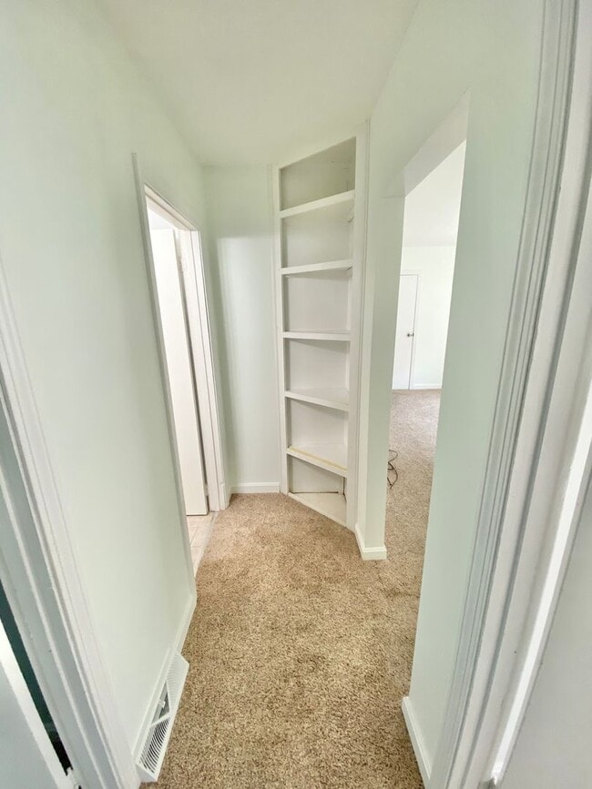 Photo - 146 Ethan Allen Pkwy Unit 1