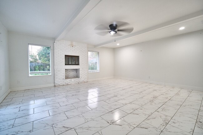 Photo - 5815 Hornwood Dr