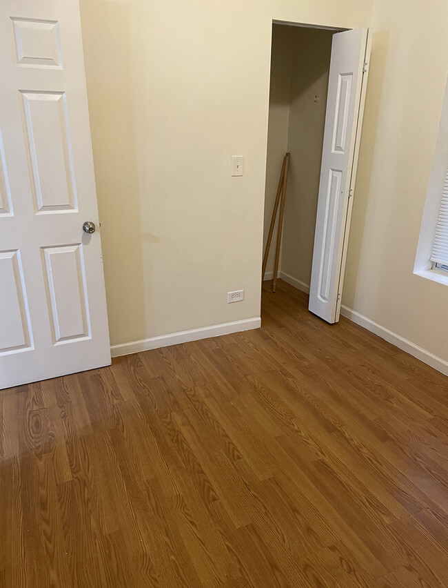 Photo - 5437 S Laflin St