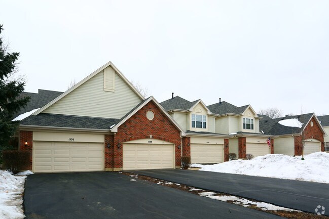Photo - Links at Poplar Creek Townhomes