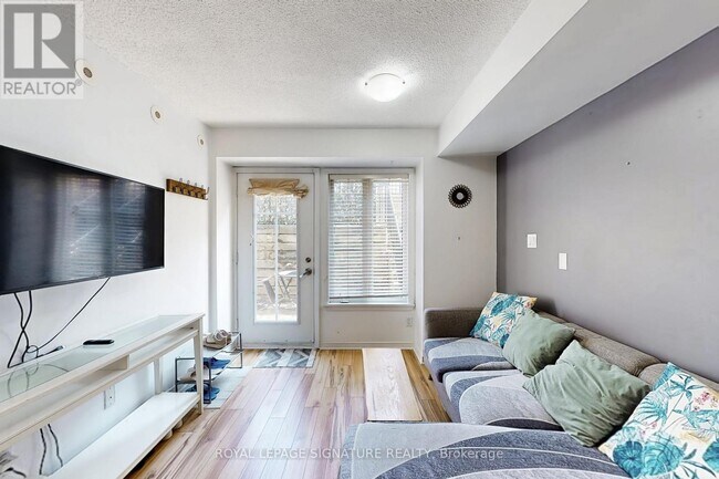 Photo - 21 Pirandello St