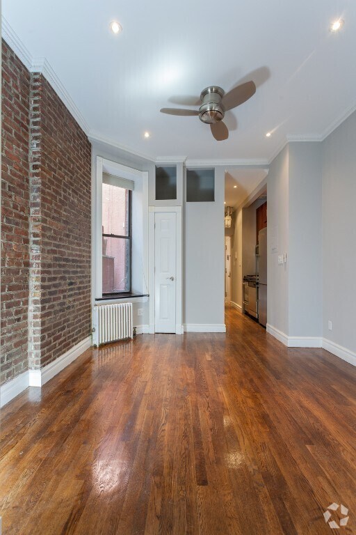 Building Photo - 246 Mott St Rental