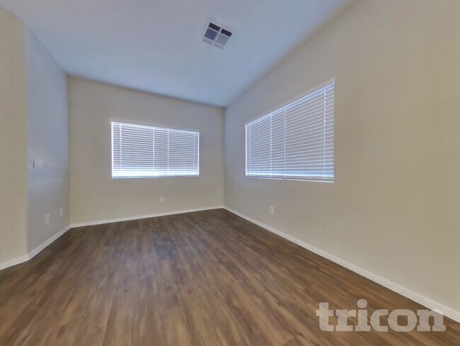 Photo - 7211 S 8th Pl