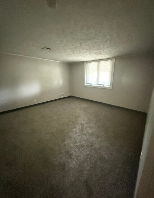 Photo - 1901 5 Plex Unit 5