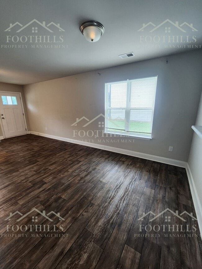 Photo - 102 David St