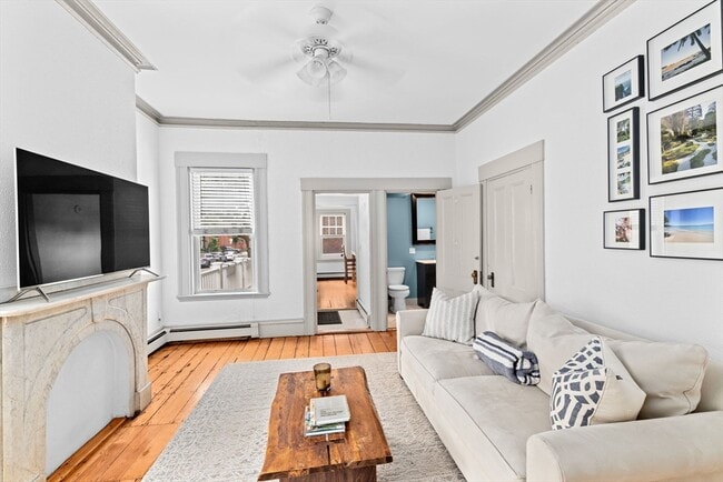 Building Photo - 683 E 4th St Unit 1 Rental