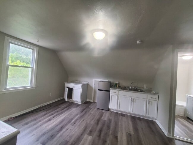 Photo - 3645 E 146th St Unit 3