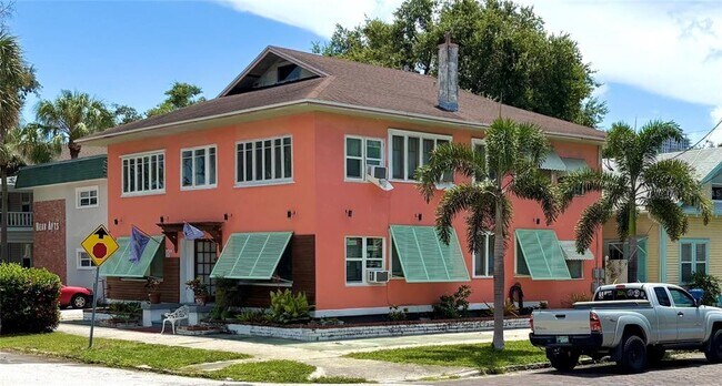 Building Photo - 730 7th Ave N