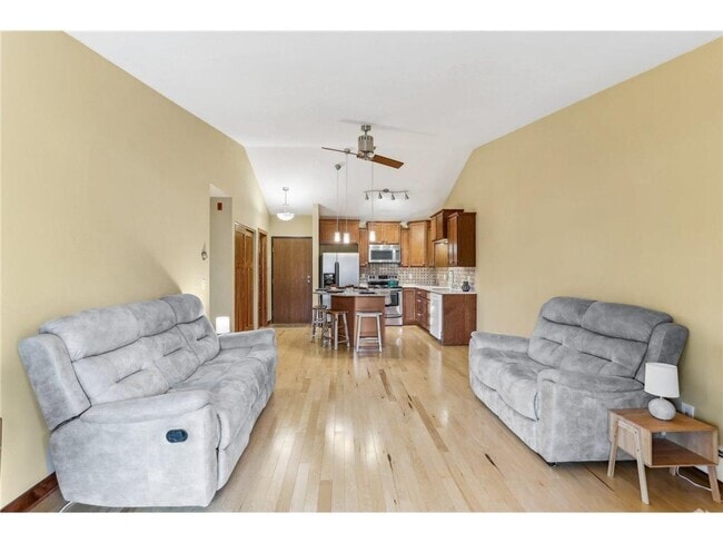Building Photo - 3850 Plymouth Blvd Unit 318 Rental