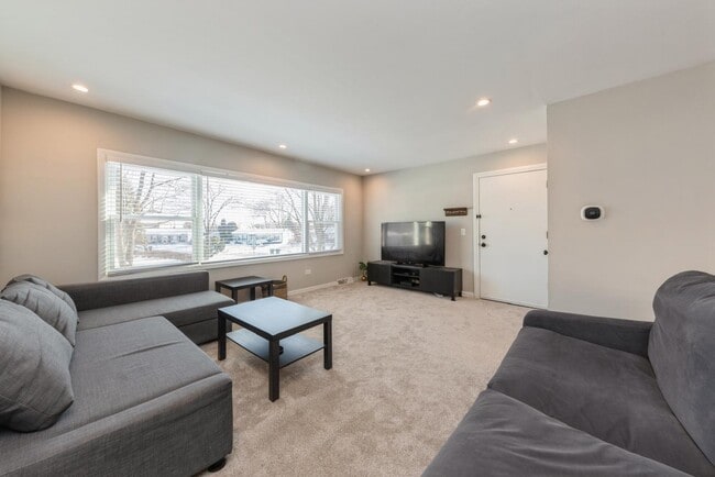 Photo - 856 E Capri Dr